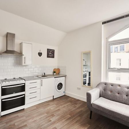 Modern Central Studio And One Bed Flats Close To The Beach Appartamento Bournemouth Esterno foto