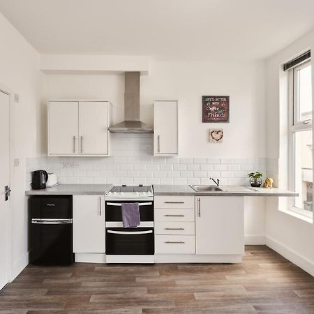 Modern Central Studio And One Bed Flats Close To The Beach Appartamento Bournemouth Esterno foto