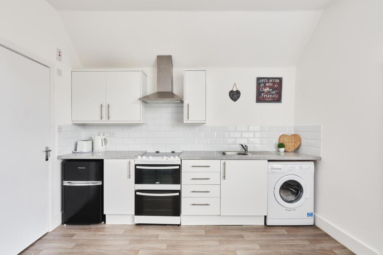 Modern Central Studio And One Bed Flats Close To The Beach Appartamento Bournemouth Esterno foto