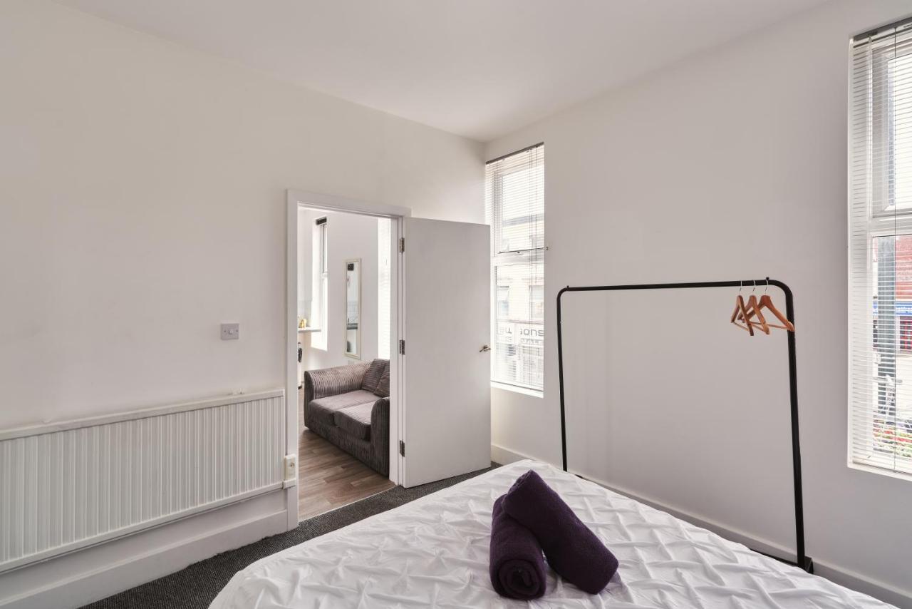 Modern Central Studio And One Bed Flats Close To The Beach Appartamento Bournemouth Esterno foto