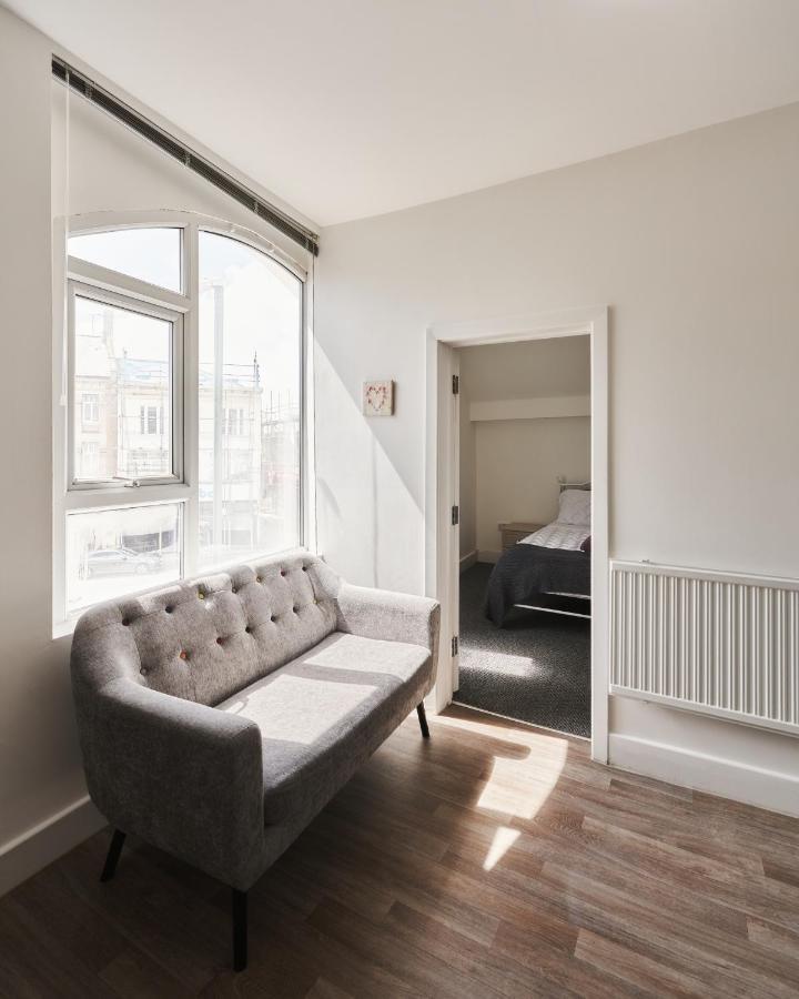 Modern Central Studio And One Bed Flats Close To The Beach Appartamento Bournemouth Esterno foto