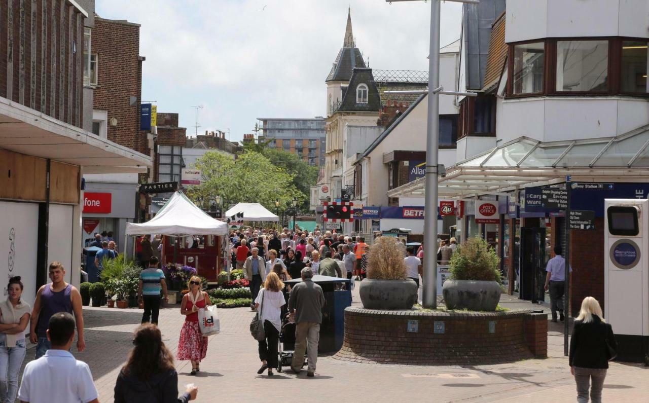 Modern Central Studio And One Bed Flats Close To The Beach Appartamento Bournemouth Esterno foto