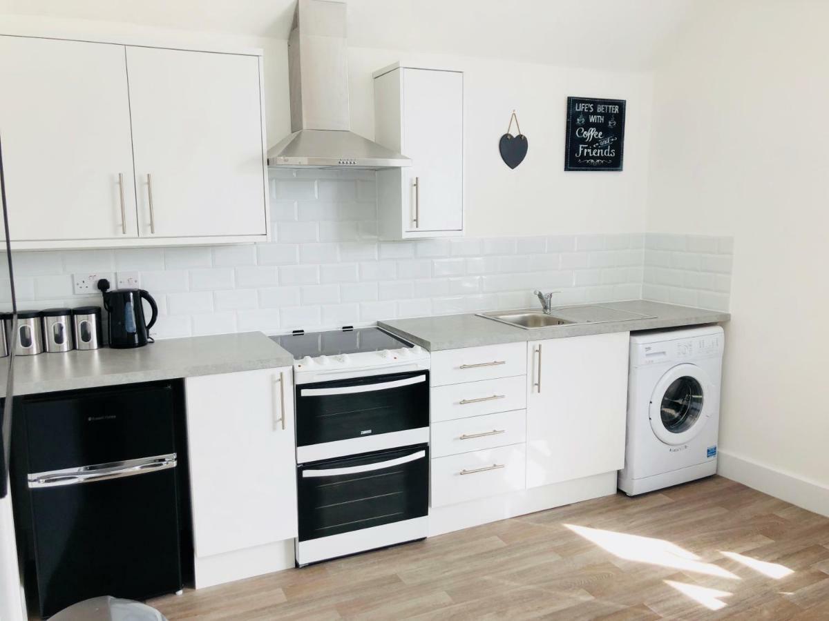 Modern Central Studio And One Bed Flats Close To The Beach Appartamento Bournemouth Esterno foto